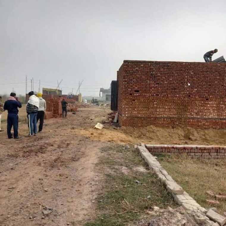 undefined, bhopani  69 Sq.Yd. Plot In Bhopani Faridabad 9821202