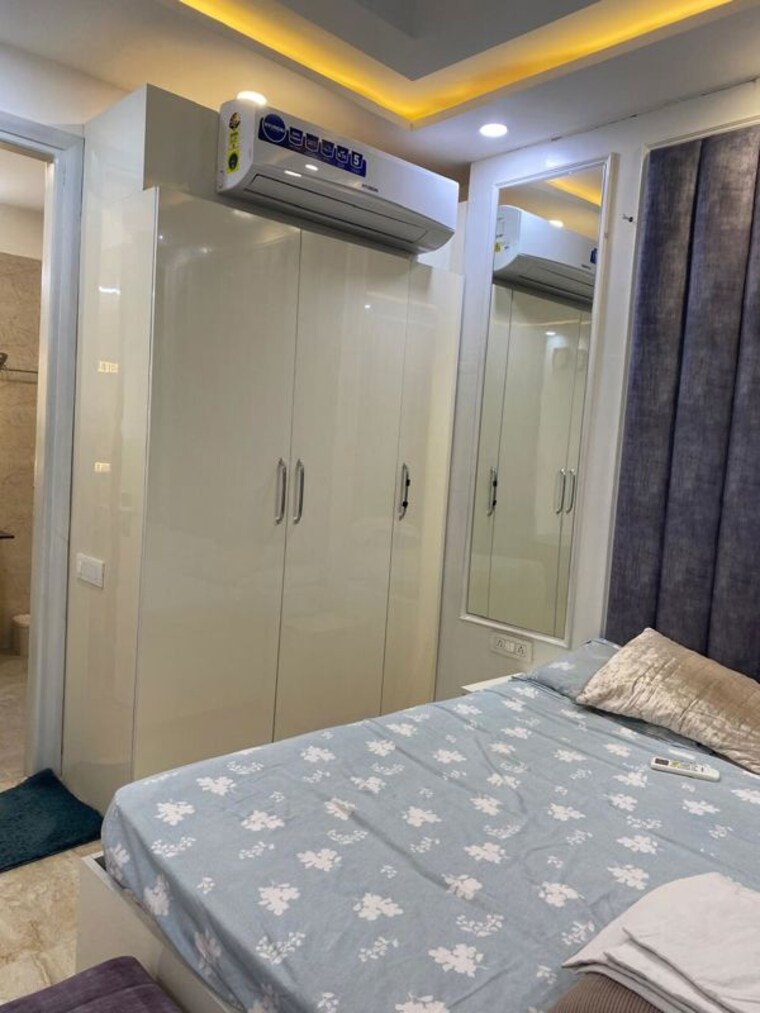 Bedroom, vasant kunj 4 Bedroom 250 Sq.Yd. Builder Floor In Vasant Kunj Delhi 9821381