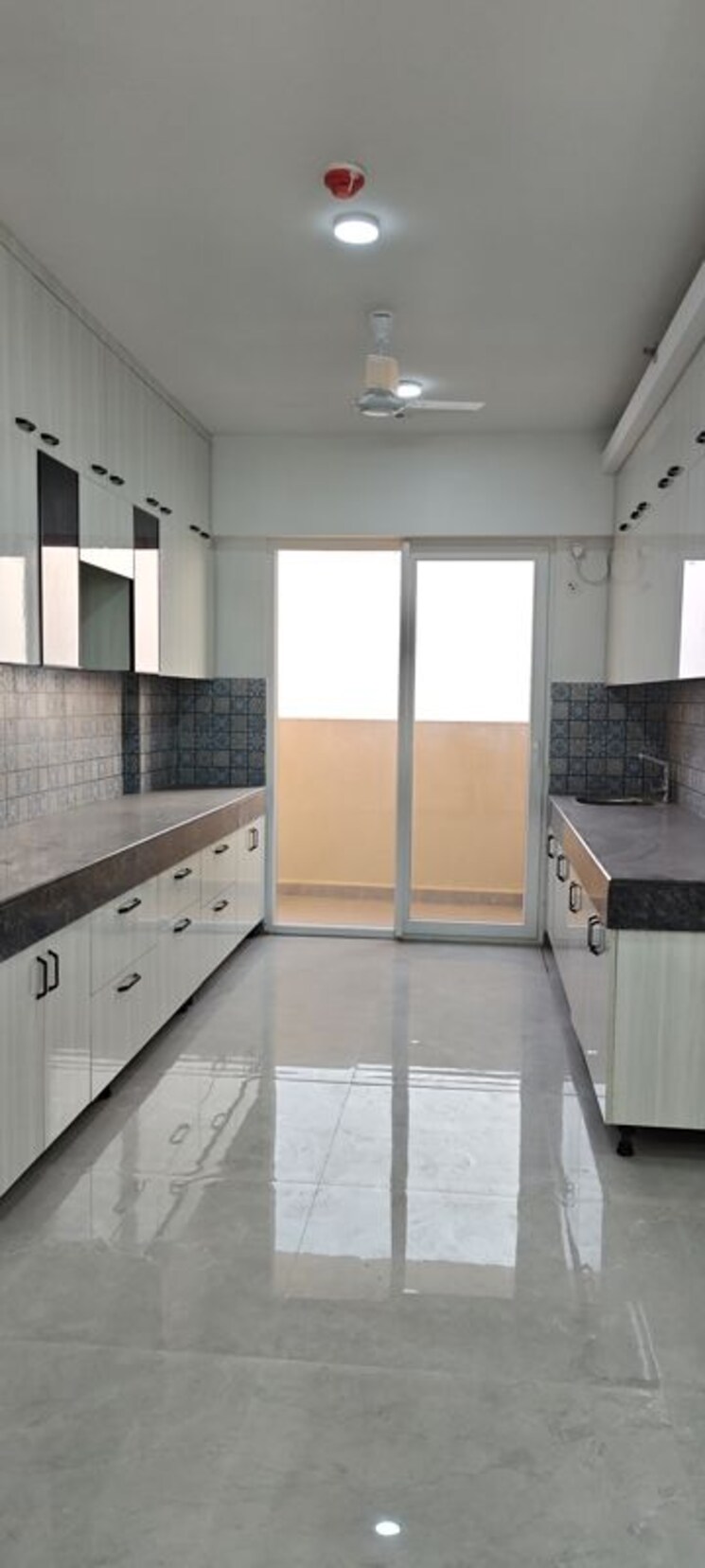 Kitchen, tulip-yellow 3 Bedroom 1704 Sq.Ft. Apartment In Sector 69 Gurgaon 9821422