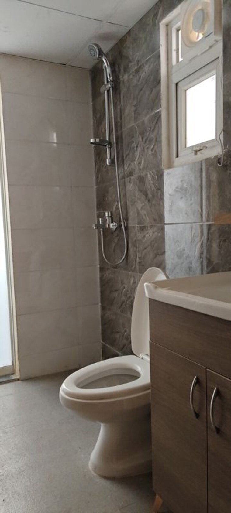 Bathroom, tulip-yellow 3 Bedroom 1704 Sq.Ft. Apartment In Sector 69 Gurgaon 9821422