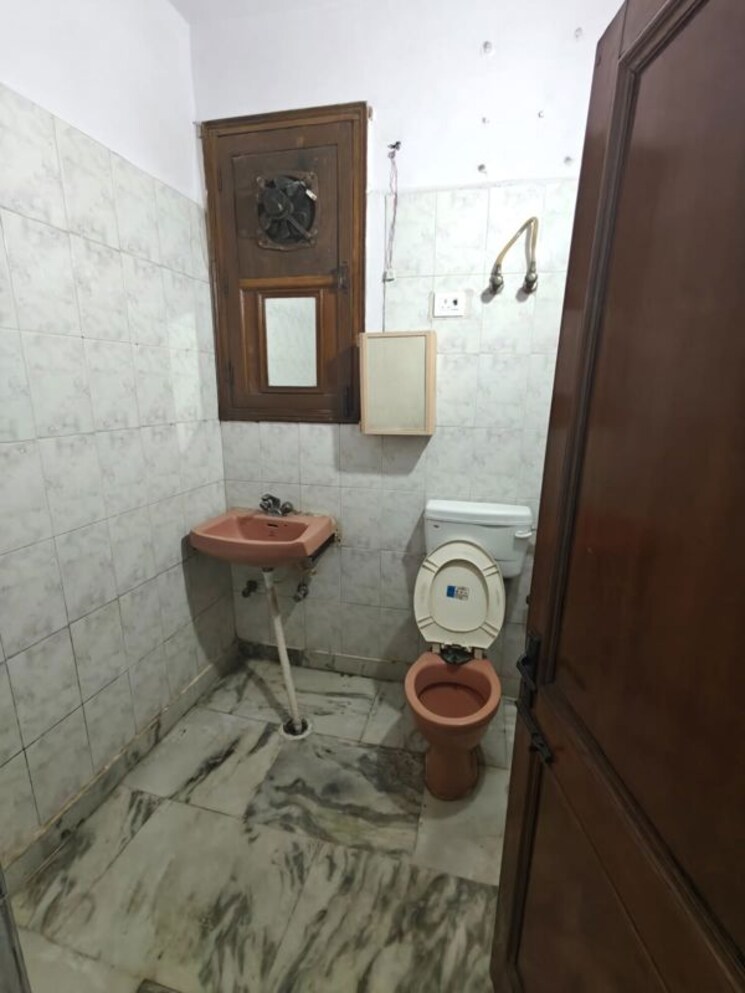 Bathroom, sethia-imperial-avenue 1 Bedroom 965 Sq.Ft. Apartment In Malad East Mumbai 9821439