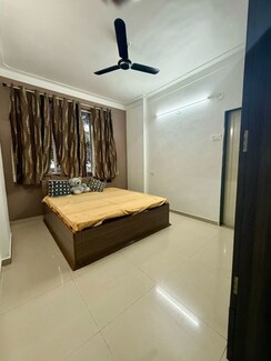 2 BHK Apartment For Rent in Mirchandani Palms