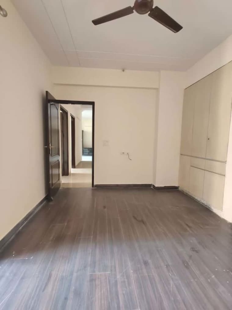 Room, bptp-elite-floors 3 Bedroom 2235 Sq.Ft. Builder Floor In Sector 83 Faridabad 9821502