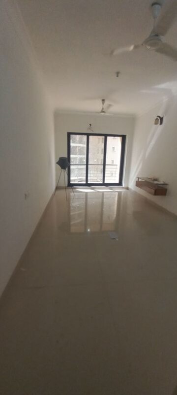 Room in 2 BHK Apartment at K Raheja Raheja Residency, Malad East – for Rent