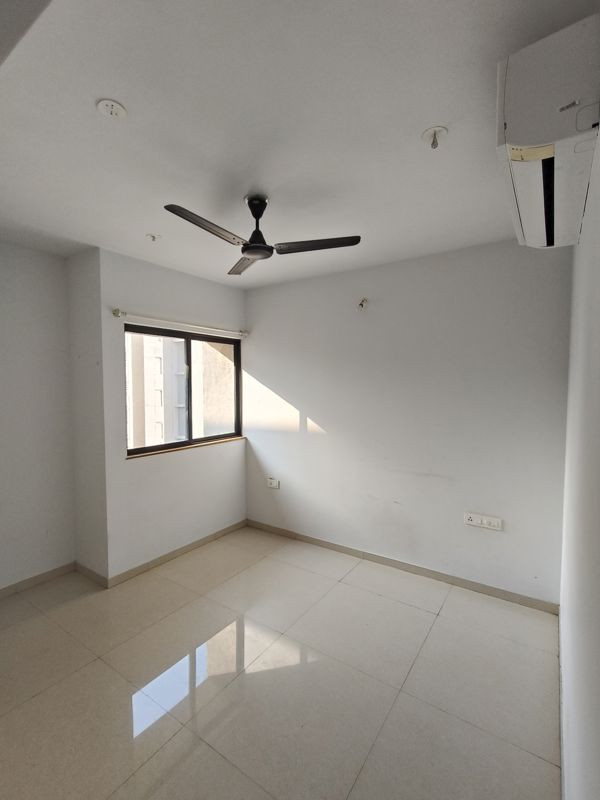 1 BHK Apartment For Sale in Lodha Downtown