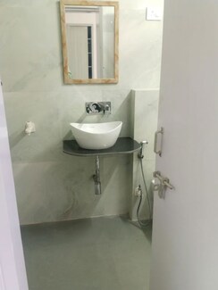 2 BHK Apartment For Sale in Arun Vihar Sector 37
