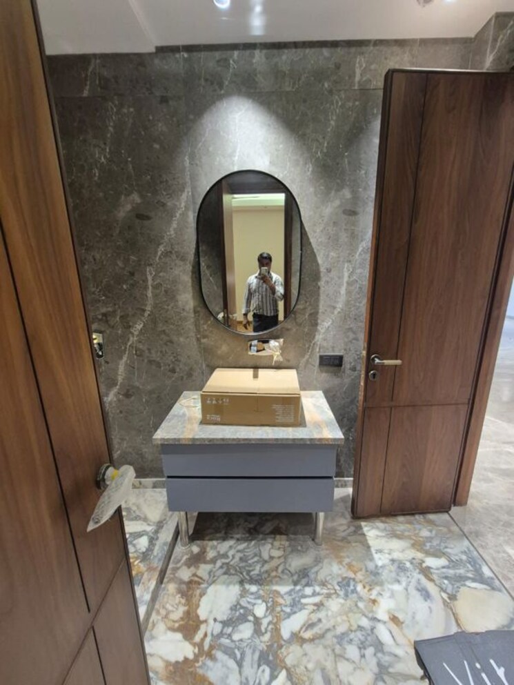 Attached Bathroom, greater kailash i 3 Bedroom 330 Sq.Yd. Builder Floor In Greater Kailash I Delhi 9821763