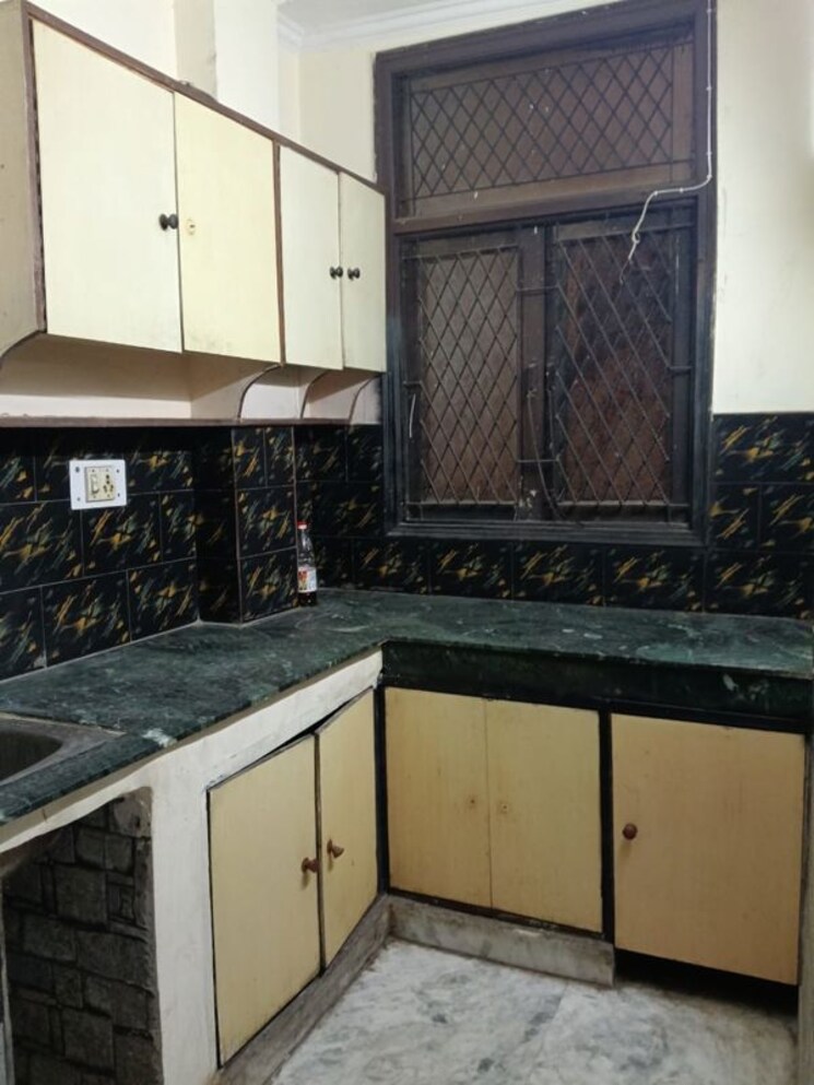 Kitchen, greater kailash i 3 Bedroom 330 Sq.Yd. Builder Floor In Greater Kailash I Delhi 9821763