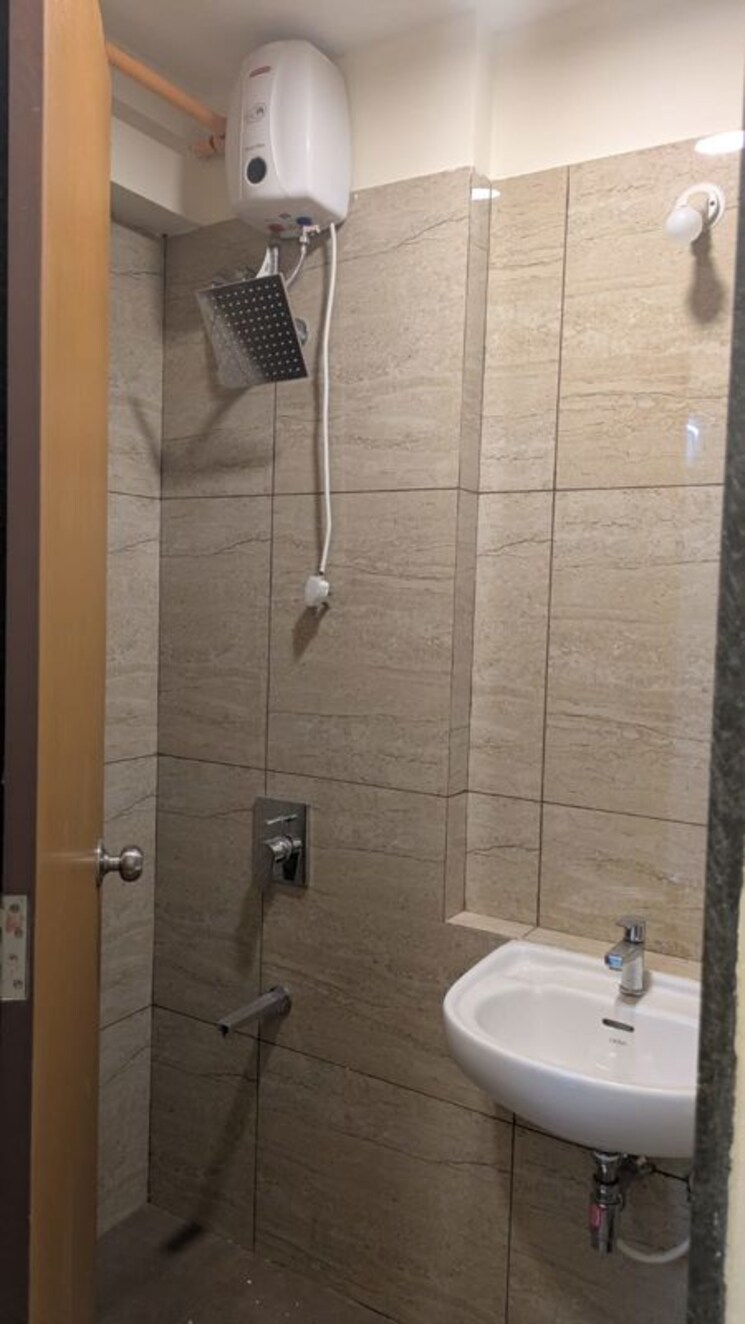 Bathroom, chandak-34-park-estate 2 Bedroom 800 Sq.Ft. Apartment In Goregaon West Mumbai 9821738