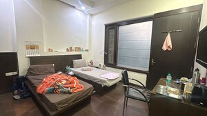 Bedroom in  Pg at Sector 27 – for Rent