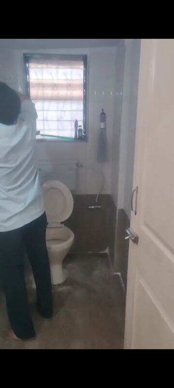 Bathroom in 1 BHK Apartment at Borivali East – for Rent