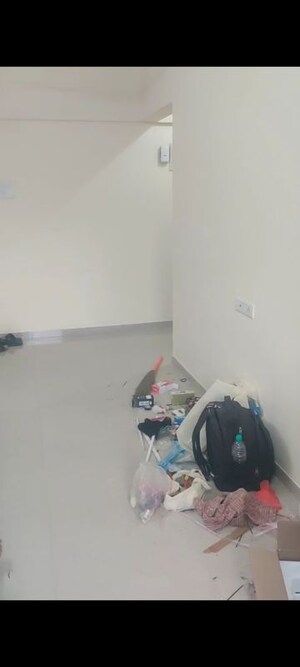 Parking in 1 BHK Apartment at Borivali East – for Rent