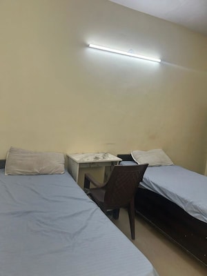 Bedroom in  Pg at Sector 63a – for Rent