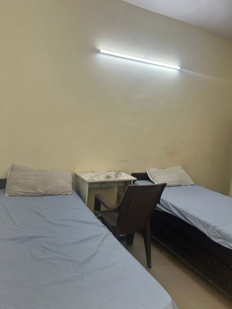 Bedroom, sector 127 Pg For Boys & Girls In Sector 127 9822538