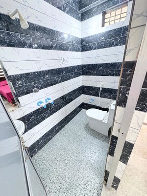 Team Area in  Pg at Sector 63a – for Rent