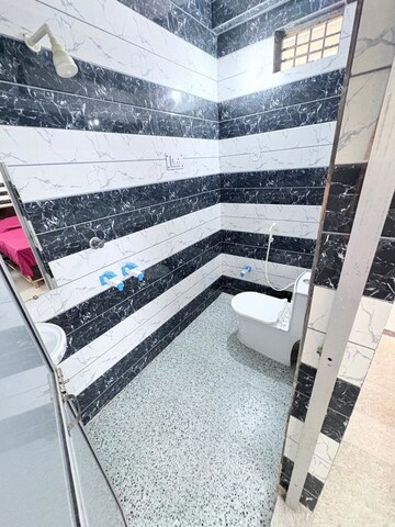 Team Area in  Pg at Sector 127 – for Rent