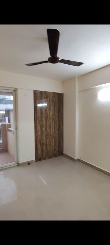 Room in 2.5 BHK Apartment at M3M Woodshire, Sector 107 – for Rent