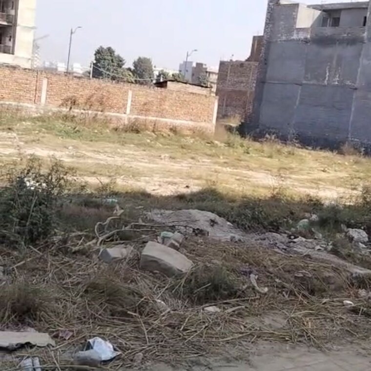 undefined, hlp-palmillas  150 Sq.Yd. Plot In International Airport Road Zirakpur 9822612