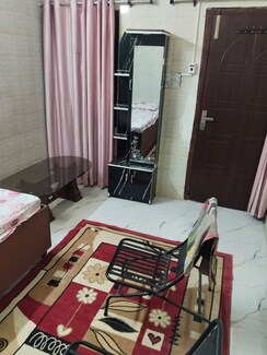 2.5 BHK + Extra Room Independent House For Rent in Sector 44