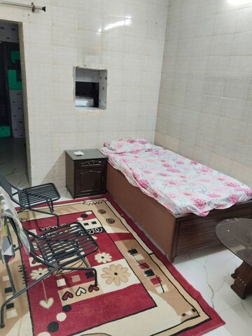 Bedroom in 2.5 BHK Independent House at Sector 44 – for Rent