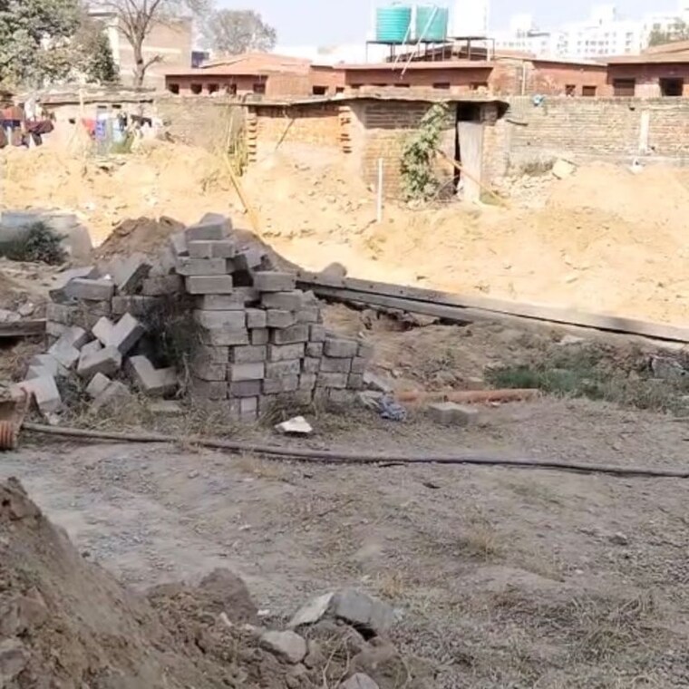 undefined, hlp-palmillas  150 Sq.Yd. Plot In International Airport Road Zirakpur 9822707