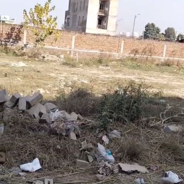 undefined, hlp-palmillas  150 Sq.Yd. Plot In International Airport Road Zirakpur 9822707