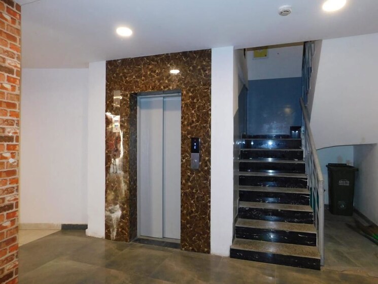 Room, sector 127 Pg For Boys & Girls In Sector 127 9822816