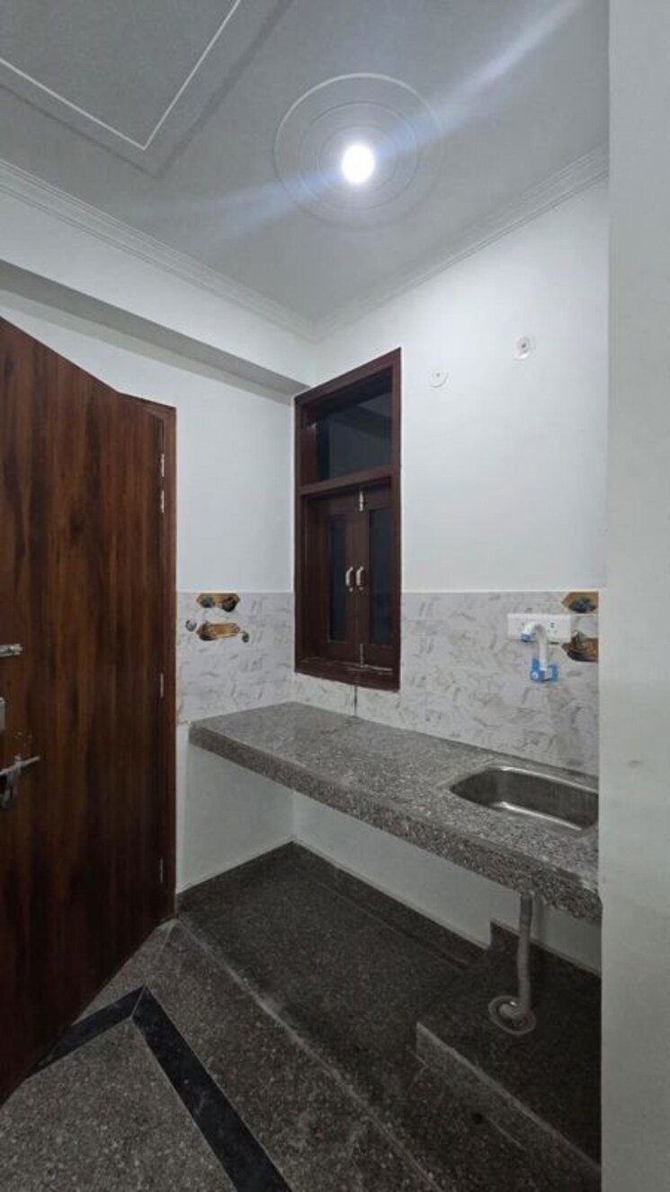 Room, sector 127 Pg For Boys & Girls In Sector 127 9822816