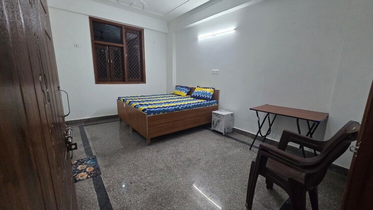 Bedroom, sector 127 Pg For Boys & Girls In Sector 127 9822816