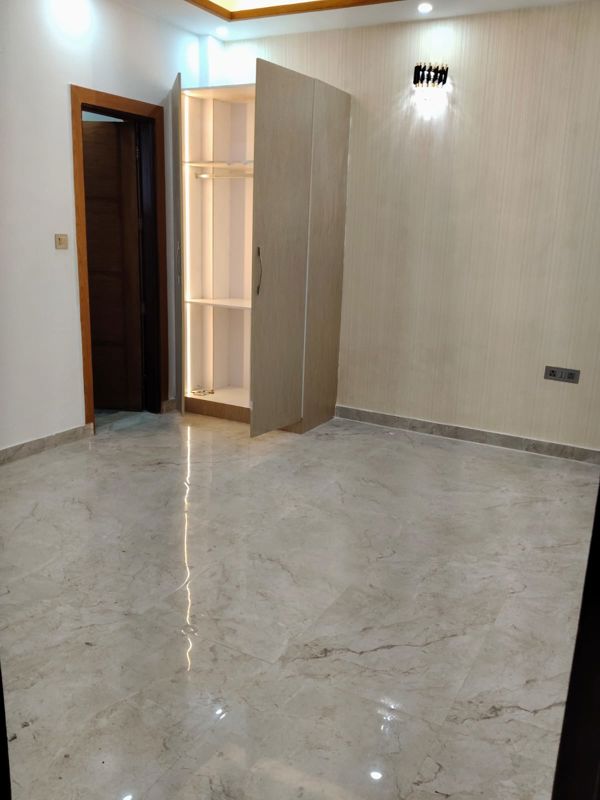 3 BHK + Pooja Room Builder Floor For Rent in Green Fields Colony