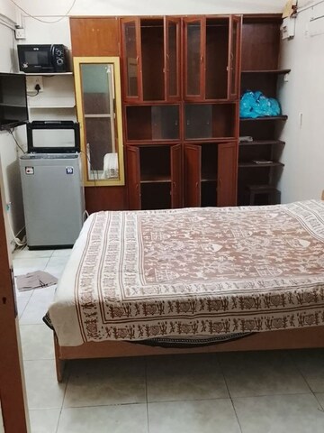 Bedroom in 1 RK Apartment at Vile Parle West – for Rent