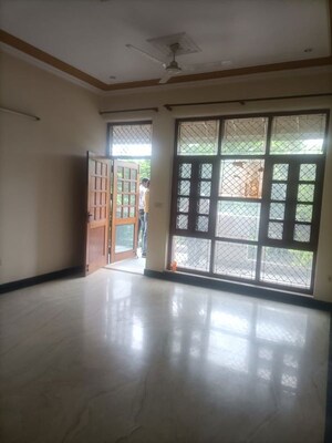 Room in 2.5 BHK Independent House at Sector 56 – for Rent