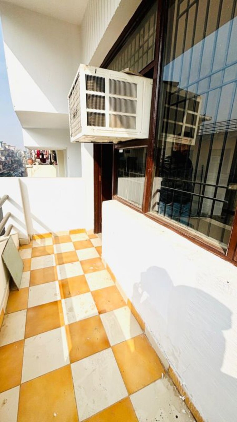 Balcony, dhakoli 2.5 Bedroom 100 Sq.Ft. Apartment In Dhakoli Zirakpur 9823047