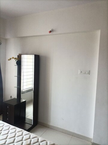 Room in 2 BHK Apartment at Comfort Zone, Balewadi – for Rent