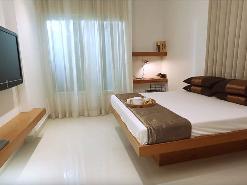 1.5 BHK + Store Room 900 Sq.Ft. Apartment in Rustomjee Urbania Atelier