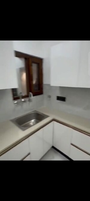 Furnished Amenities in 2.5 BHK Independent House at Sector 44 – for Rent