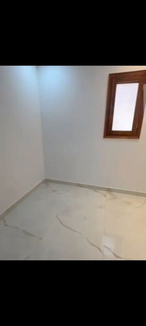 Room in 2.5 BHK Independent House at Sector 44 – for Rent