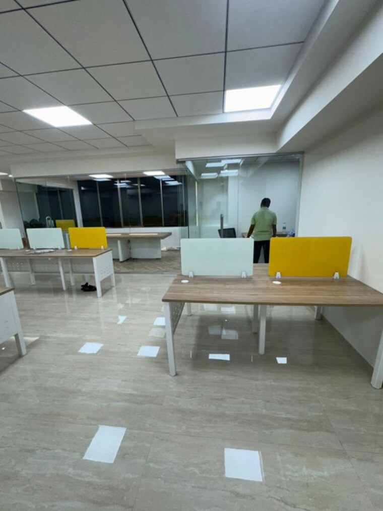 Team Area, the-crescent-business-park Commercial Office Space 1300 Sq.Ft. In Sakinaka Mumbai 9823302