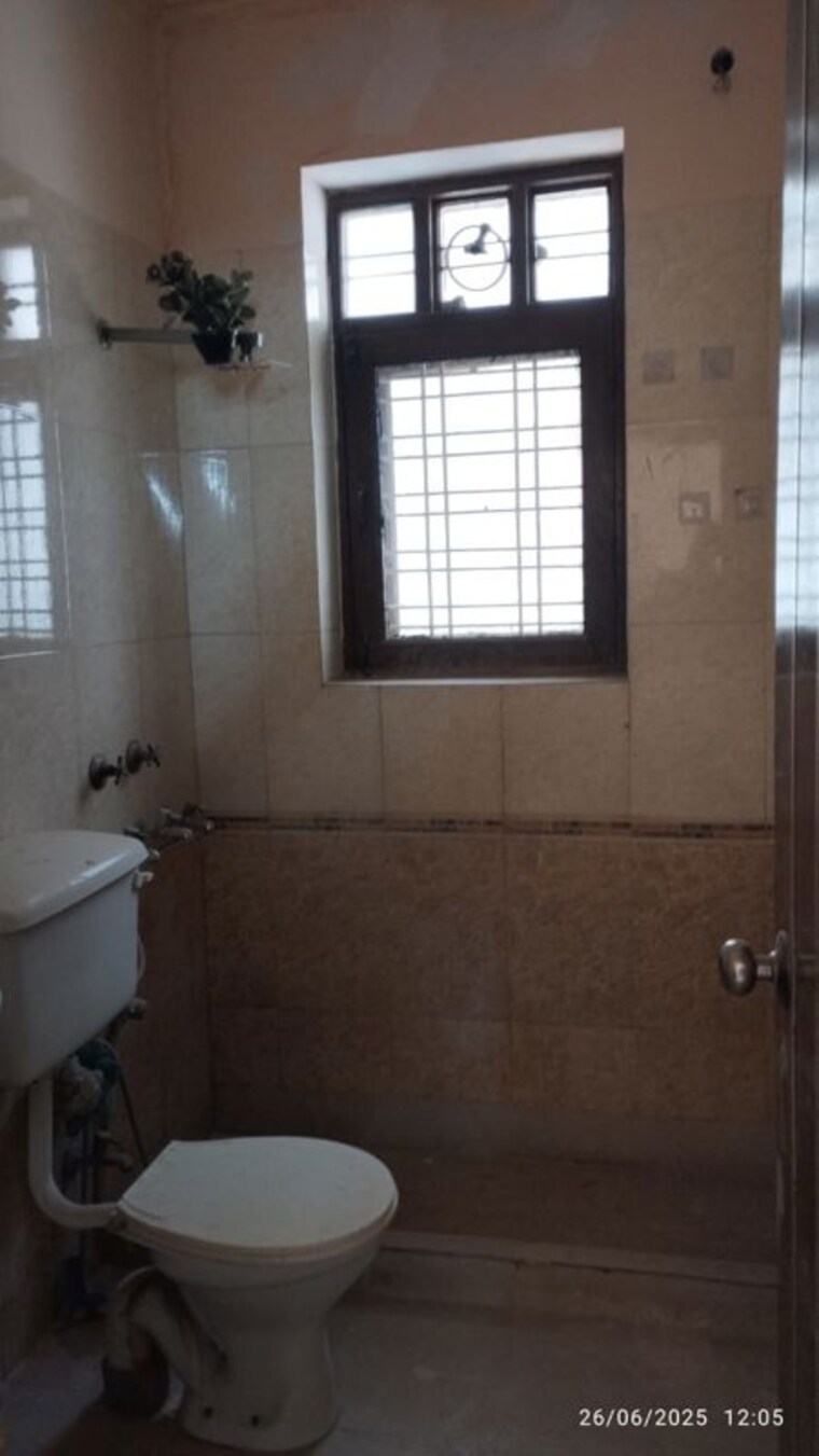 Bathroom, green fields colony 4 Bedroom 2430 Sq.Ft. Builder Floor In Green Fields Colony Faridabad 9823370