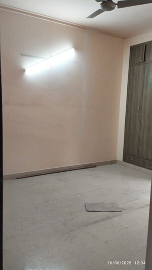 Room in 4 BHK Builder Floor at Green Fields Colony – for Sale