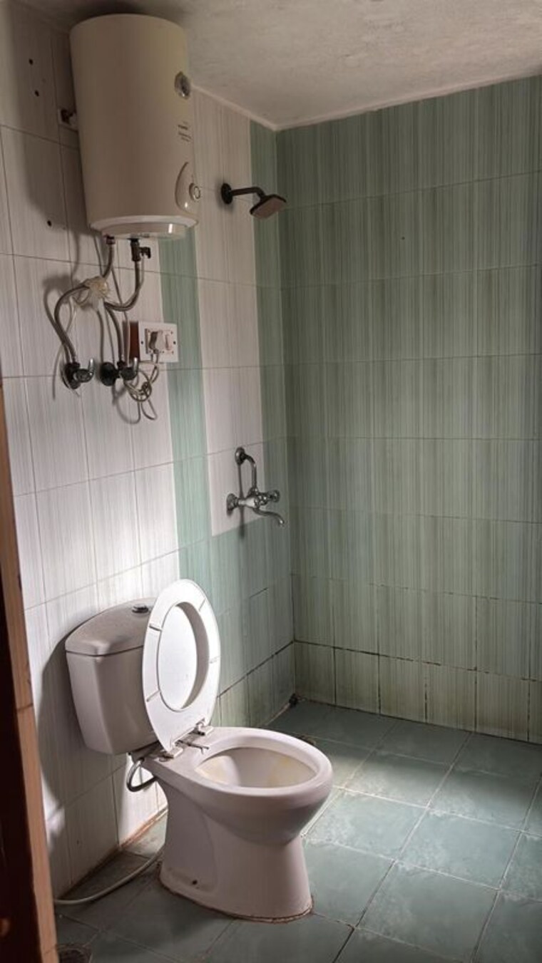 Bathroom, sector 19 dwarka 2 Bedroom 1250 Sq.Ft. Apartment In Sector 19 Dwarka Delhi 9823455
