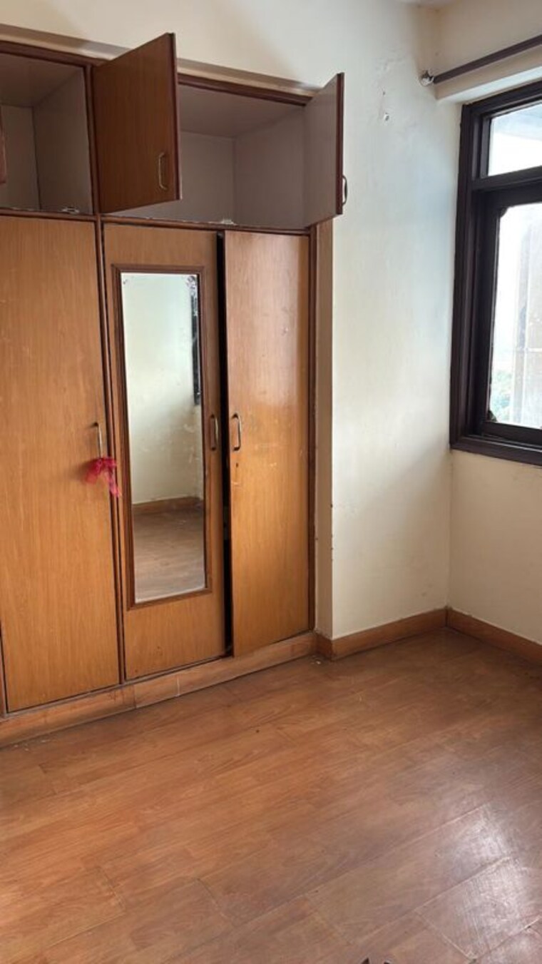 Room, sector 19 dwarka 2 Bedroom 1250 Sq.Ft. Apartment In Sector 19 Dwarka Delhi 9823455