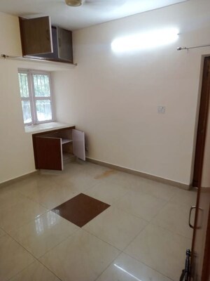 Room in 2 BHK Apartment at Sector 11 Dwarka – for Rent