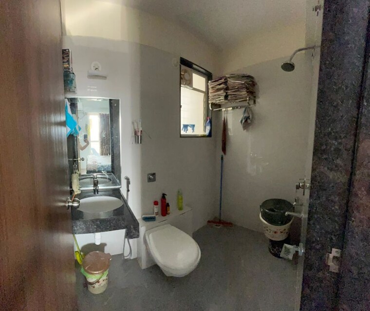 Bathroom, chandrarang-la-melosa 2 Bedroom 747 Sq.Ft. Apartment In Wakad Pune 9823638