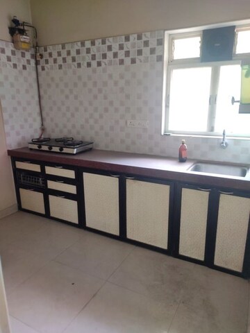 Room in 1 BHK Apartment at Tulsi Dham Kalyani CHS, Kapur Bawdi – for Rent