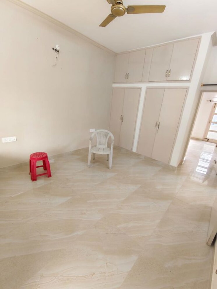 Room, malwa-escon-primera 3 Bedroom 1900 Sq.Ft. Apartment In International Airport Road Zirakpur 9823619