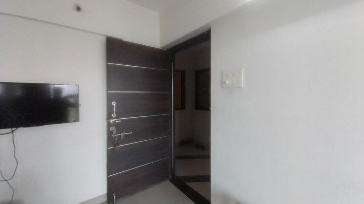 Room, haware-estate 1 Bedroom 619 Sq.Ft. Apartment In Kasarvadavali Thane 9823868