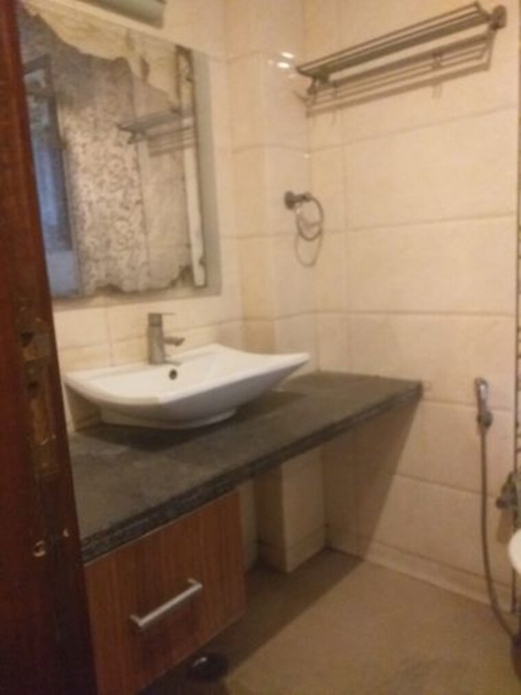 Washroom, east patel nagar 3 Bedroom 1780 Sq.Ft. Builder Floor In East Patel Nagar Delhi 9823916