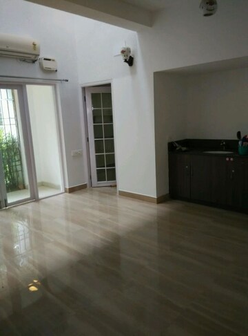 Room in 4 BHK Independent House at Thoraipakkam – for Sale