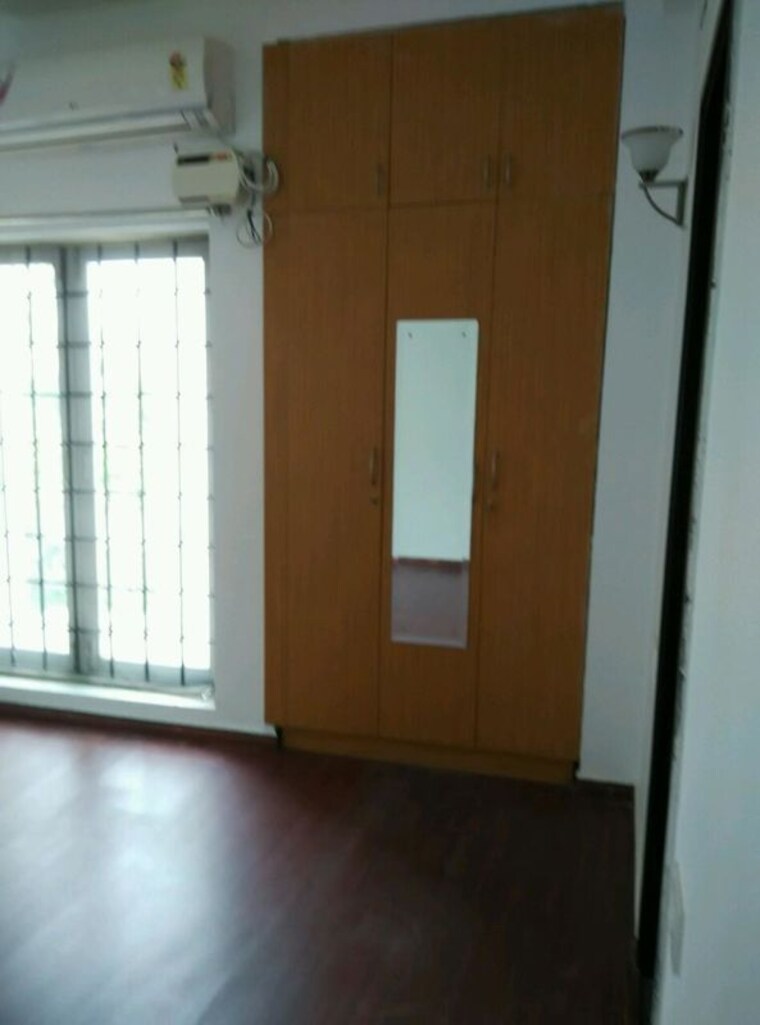Room, thoraipakkam 4 Bedroom 3000 Sq.Ft. Independent House In Thoraipakkam Chennai 9823898